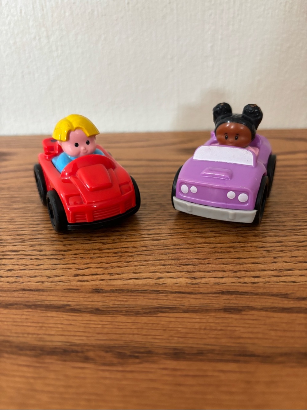 Fisher Price Little People Wheelies Eddie Red Car Tessa Purple